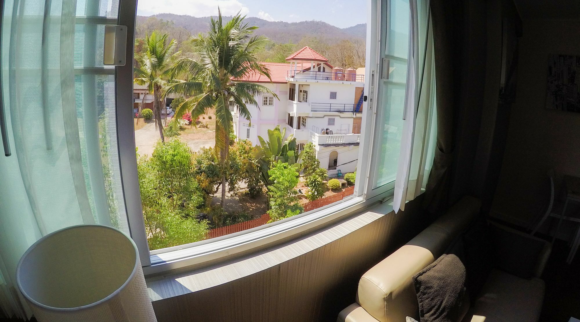 Hoc Daily Apartment Chiang Mai Bagian luar foto
